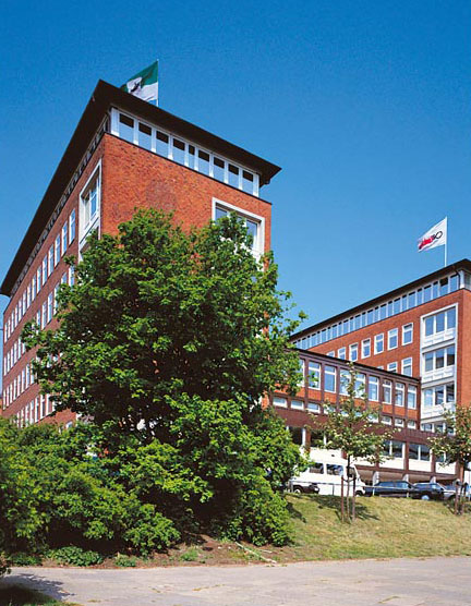 Historie_Bild_MB-Firmenzentrale-1990