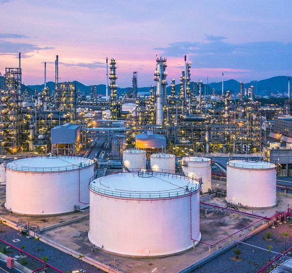 Naphta_Lagerung_Tanks_Raffinerie